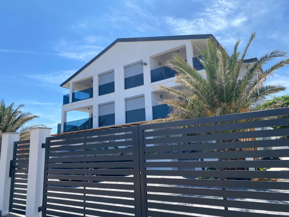 Apartment Vila Lina Vir Εξωτερικό φωτογραφία