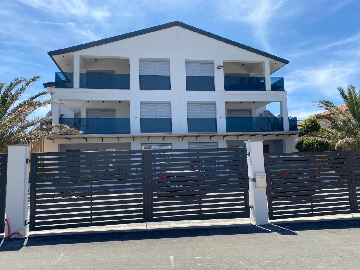 Apartment Vila Lina Vir Εξωτερικό φωτογραφία