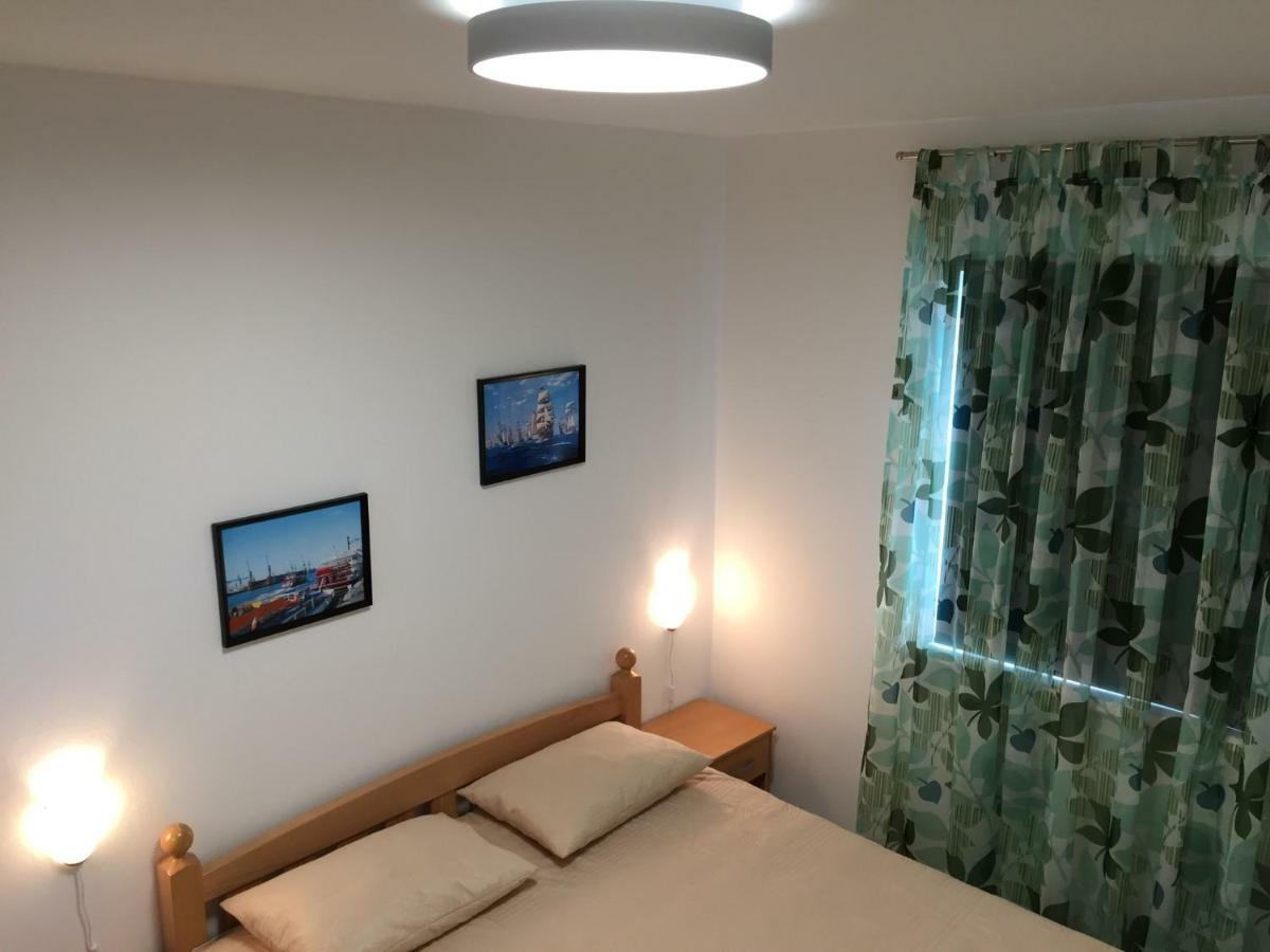 Apartment Vila Lina Vir Εξωτερικό φωτογραφία
