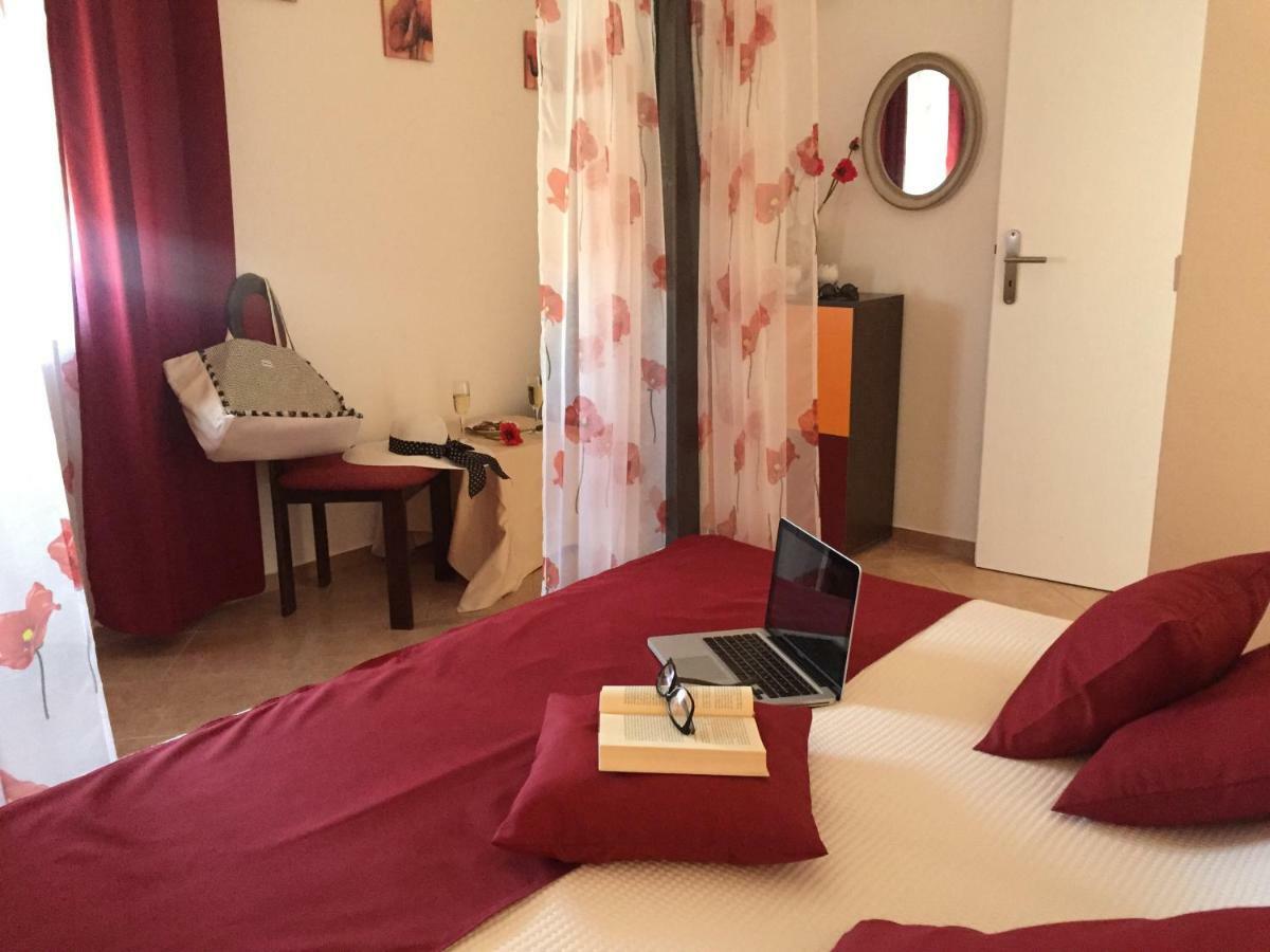 Apartment Vila Lina Vir Εξωτερικό φωτογραφία